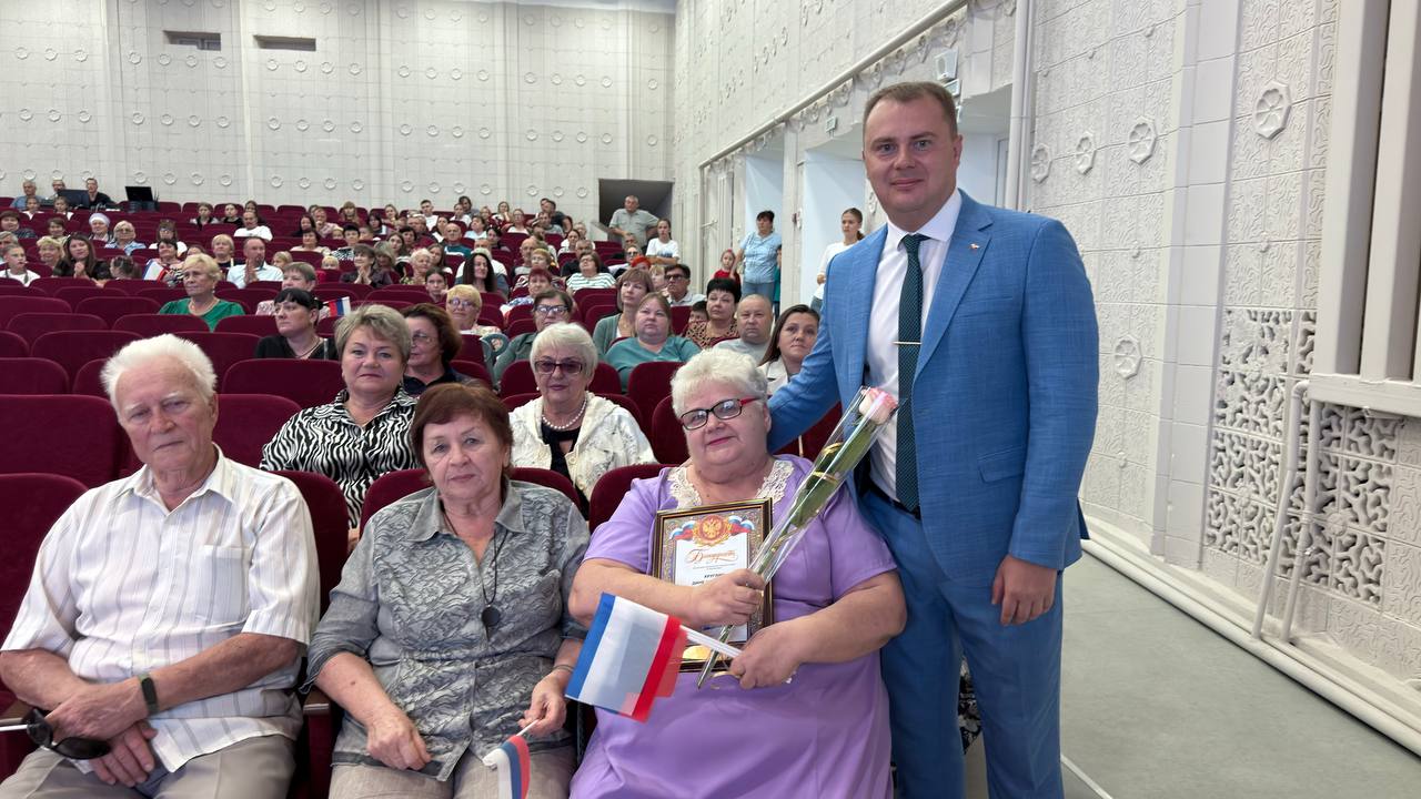 В кругу друзей и гостей нашего поселка и района отметили 227-ую годовщину со дня основания поселка и 95 юбилей Дня района В кругу друзей и гостей нашего поселка и района отметили 227-ую годовщину со дня основания поселка и 95 юбилей Дня района