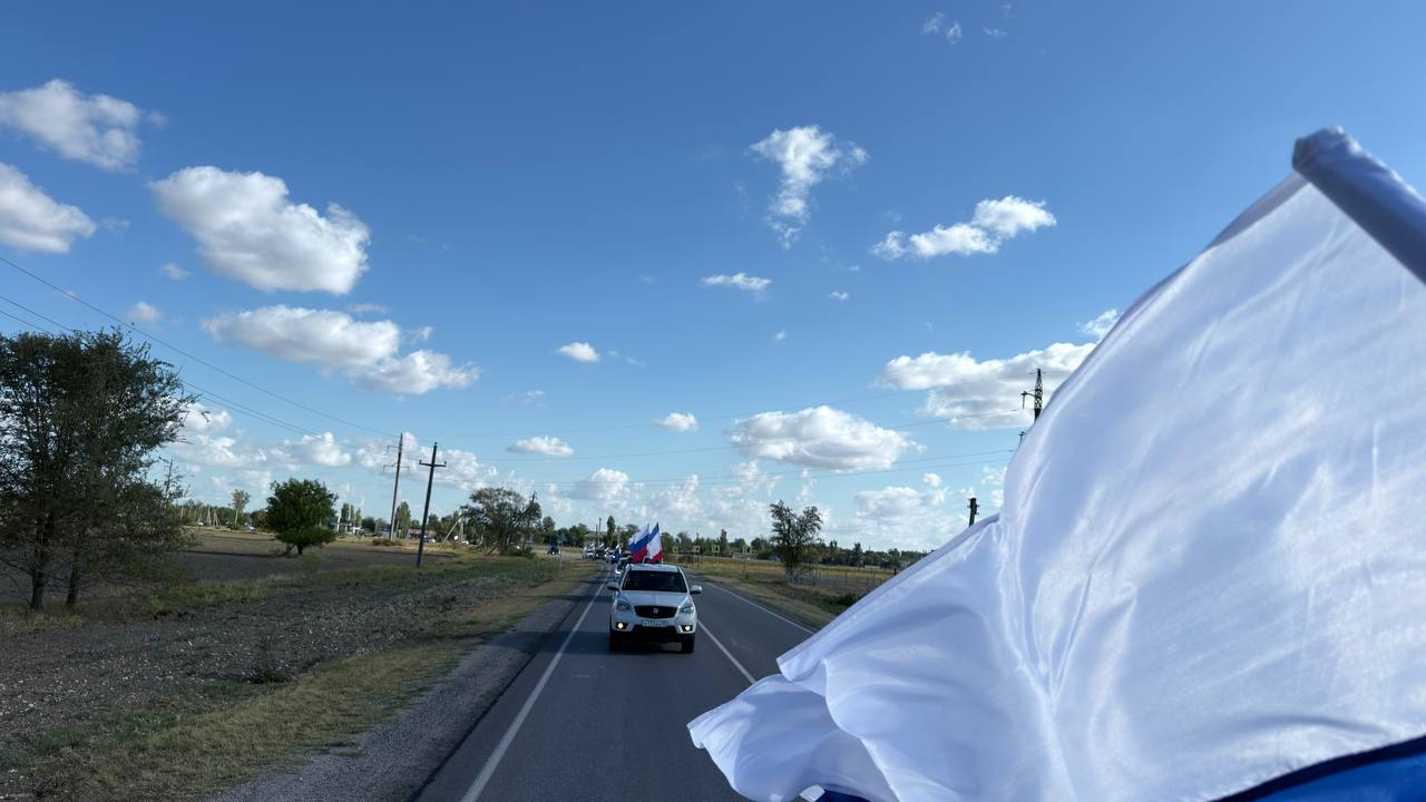 В Нижнегорском районе состоялся автопробег В Нижнегорском районе состоялся автопробег