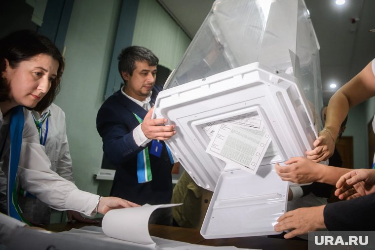 Путин обсудил с Аксеновым выборы в Крыму Путин обсудил с Аксеновым выборы в Крыму