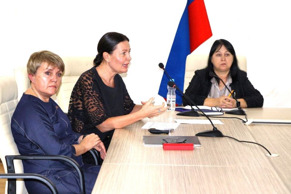 Минфин Крыма провел просветительское мероприятие по актуальным вопросам реализации ШкИБ на территории республики Минфин Крыма провел просветительское мероприятие по актуальным вопросам реализации ШкИБ на территории республики