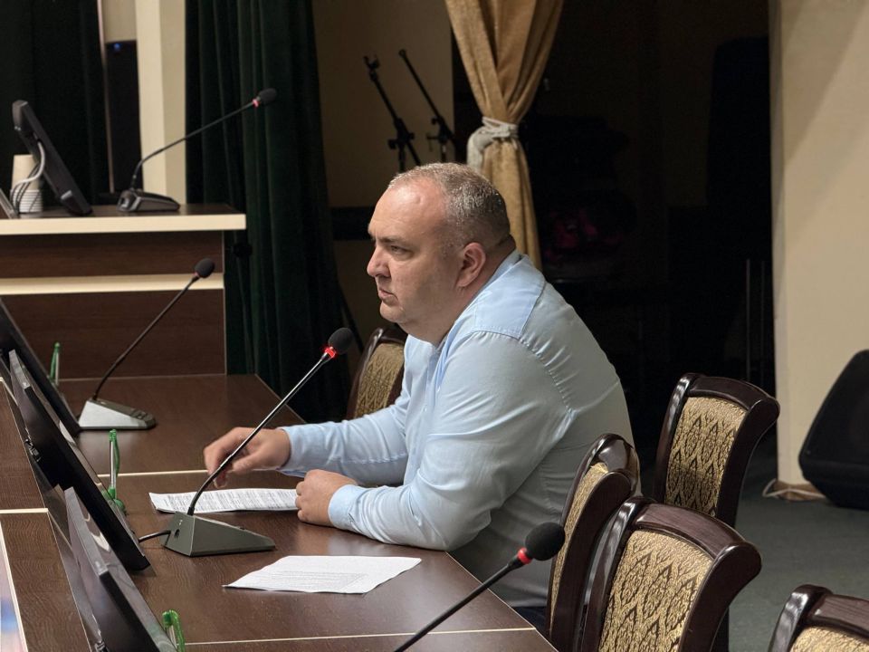 Сегодня под председательством министра сельского хозяйства Республики Крым Дениса Кратюка состоялась рабочая встреча с сельхозтоваропроизводителями, представителями операторов связи, разработчиками отечественного ПО и... Сегодня под председательством министра сельского хозяйства Республики Крым Дениса Кратюка состоялась рабочая встреча с сельхозтоваропроизводителями, представителями операторов связи, разработчиками отечественного ПО и...