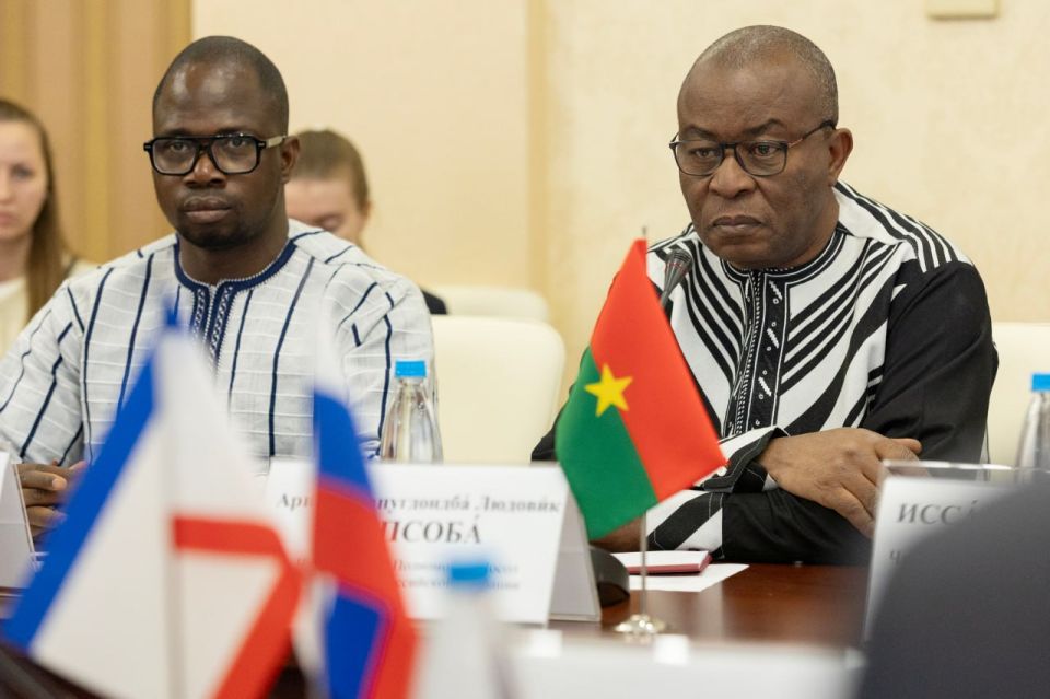 Сергей Аксёнов: Россию и страны Африки связывают давние дружеские отношения Сергей Аксёнов: Россию и страны Африки связывают давние дружеские отношения