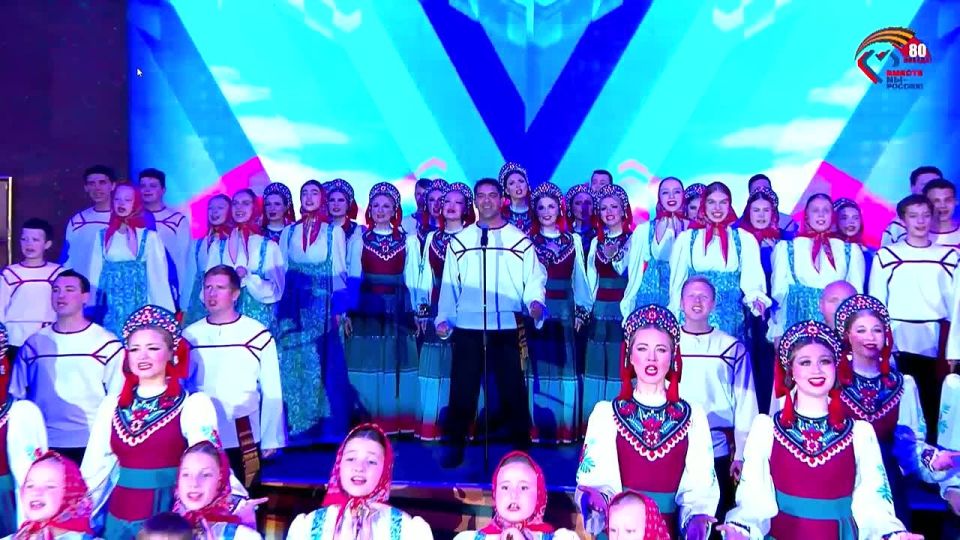 Михаил Развожаев: Сегодня Севастополь вместе с городами-героями России принял участие в телемосте «Поклонимся великим тем годам» — кульминации Всероссийского фестиваля «Вместе мы – Россия!»