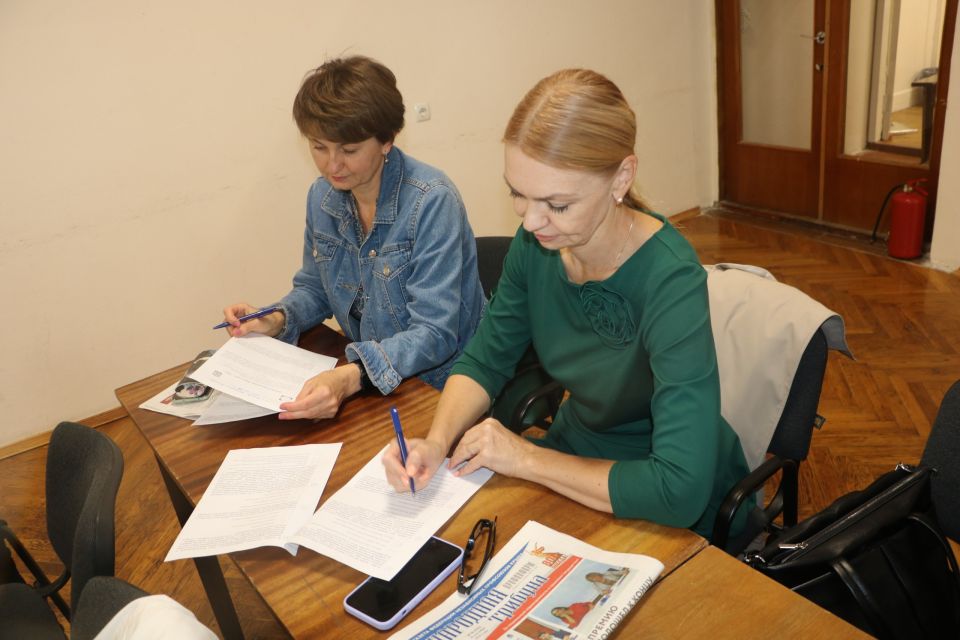 Сотрудники Минфина Крыма приняли активное участие в масштабной просветительской акции "Профсоюзный диктант", посвященной Году трудовой доблести "Всё для победы" Сотрудники Минфина Крыма приняли активное участие в масштабной просветительской акции "Профсоюзный диктант", посвященной Году трудовой доблести "Всё для победы"