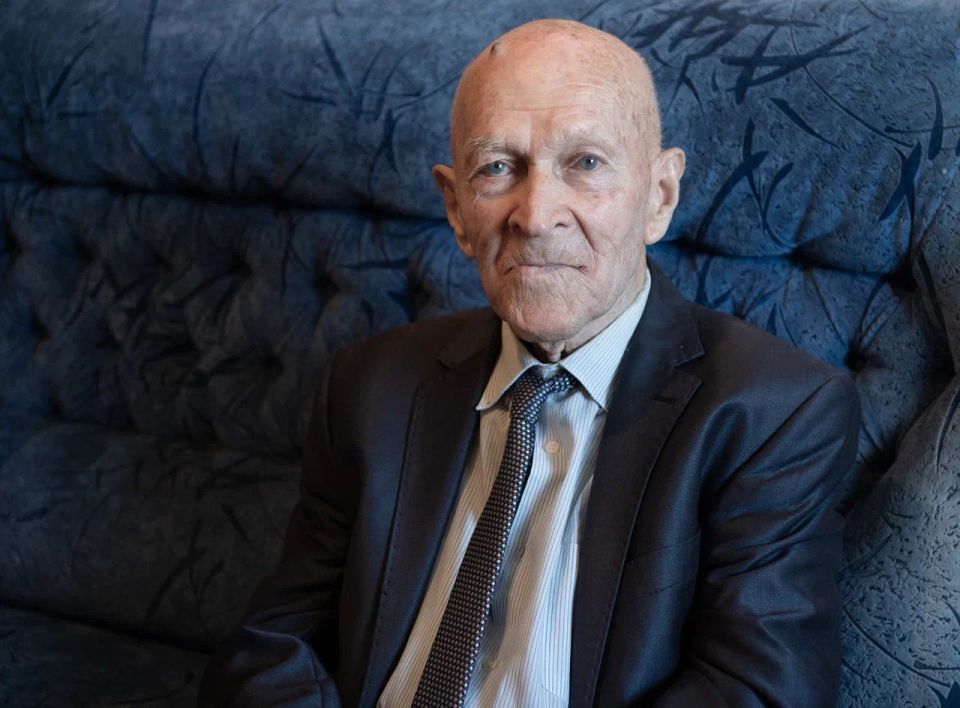 Михаил Развожаев: Сегодня день рождения у ветерана Великой Отечественной войны, полковника запаса, члена Союза журналистов России Константина Петровича Кржеминского