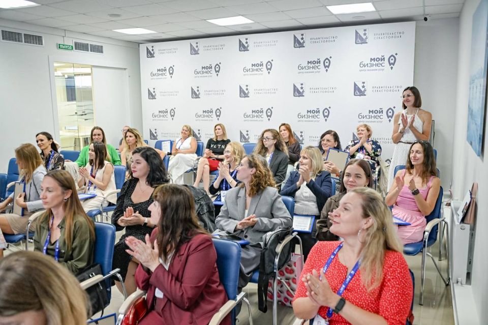 Михаил Развожаев: В Севастополе подвели итоги программы «Мама – предприниматель» Михаил Развожаев: В Севастополе подвели итоги программы «Мама – предприниматель»