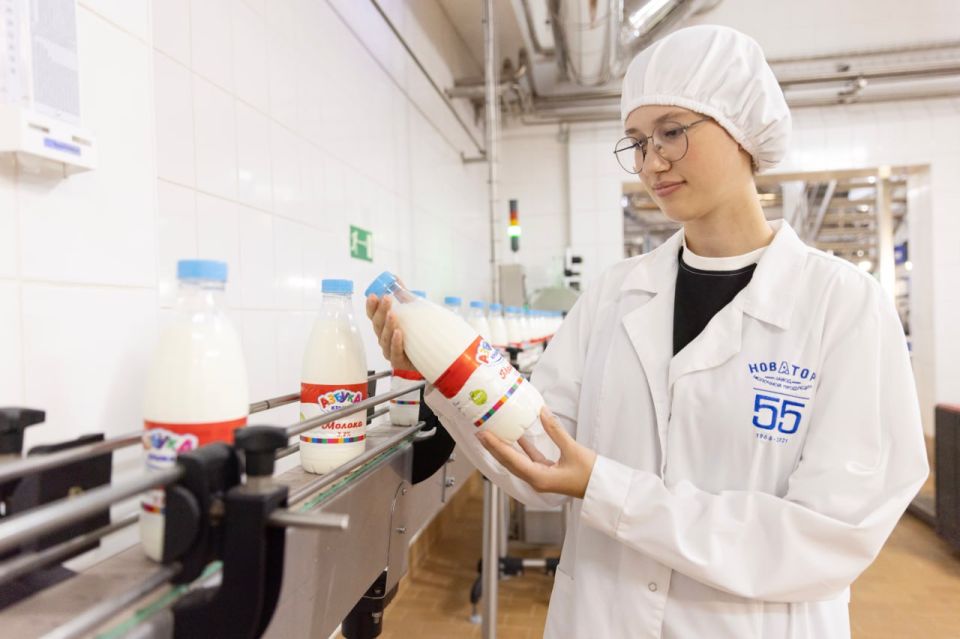 Сергей Аксёнов: Крым демонстрирует рост инвестиционной активности в рамках исполнения задач, поставленных Президентом Российской Федерации Владимиром Путиным в марте 2021 года, а именно: привлечь 1 трлн рублей частных... Сергей Аксёнов: Крым демонстрирует рост инвестиционной активности в рамках исполнения задач, поставленных Президентом Российской Федерации Владимиром Путиным в марте 2021 года, а именно: привлечь 1 трлн рублей частных...