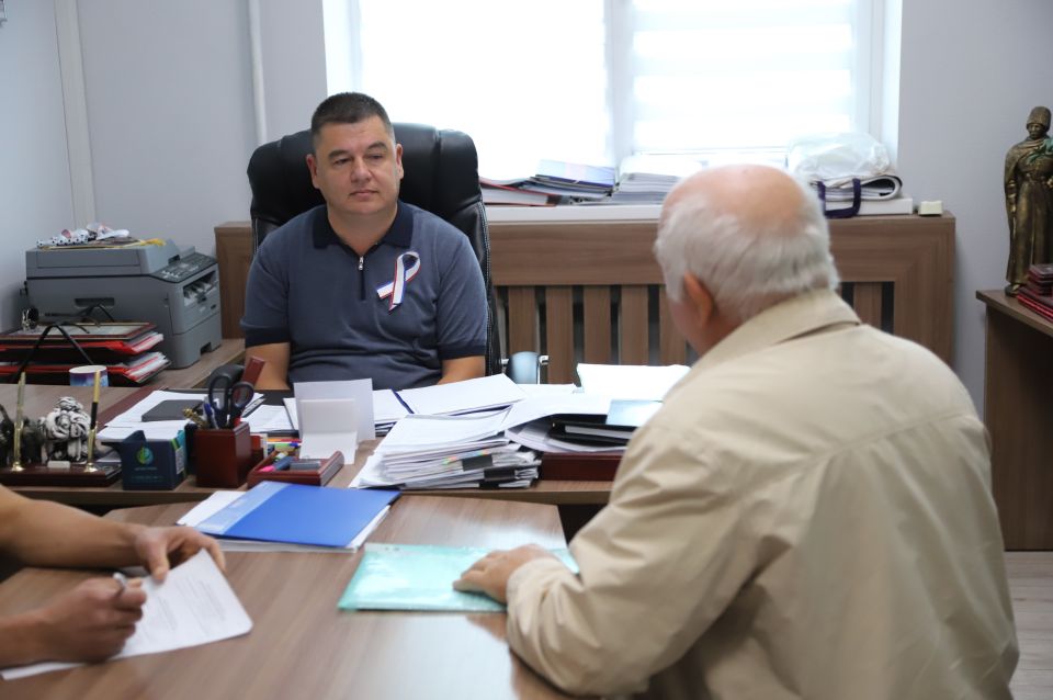 Первый заместитель главы администрации Бахчисарайского района Энвер Аблаев с коллегами провел прием граждан Первый заместитель главы администрации Бахчисарайского района Энвер Аблаев с коллегами провел прием граждан