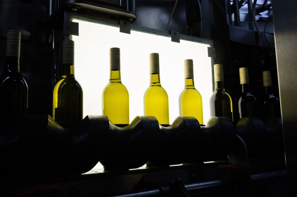 Сергей Аксёнов: Крым демонстрирует рост инвестиционной активности в рамках исполнения задач, поставленных Президентом Российской Федерации Владимиром Путиным в марте 2021 года, а именно: привлечь 1 трлн рублей частных... Сергей Аксёнов: Крым демонстрирует рост инвестиционной активности в рамках исполнения задач, поставленных Президентом Российской Федерации Владимиром Путиным в марте 2021 года, а именно: привлечь 1 трлн рублей частных...