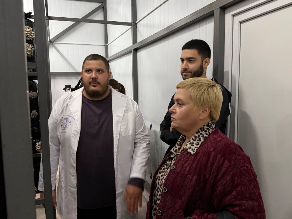 Окана Губернаторова посетила хозяйство в Кировском районе, получившее грант Минсельхоза Крыма 15 миллионов рублей Окана Губернаторова посетила хозяйство в Кировском районе, получившее грант Минсельхоза Крыма 15 миллионов рублей