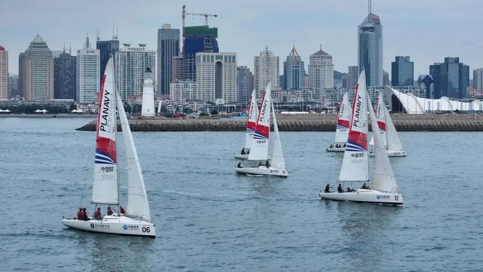 Михаил Развожаев: С 19 по 26 сентября в городе Циндао в Китае состоялась Международная парусная регата среди военно-морских команд мира в классе яхт Fareast 28R! Михаил Развожаев: С 19 по 26 сентября в городе Циндао в Китае состоялась Международная парусная регата среди военно-морских команд мира в классе яхт Fareast 28R!