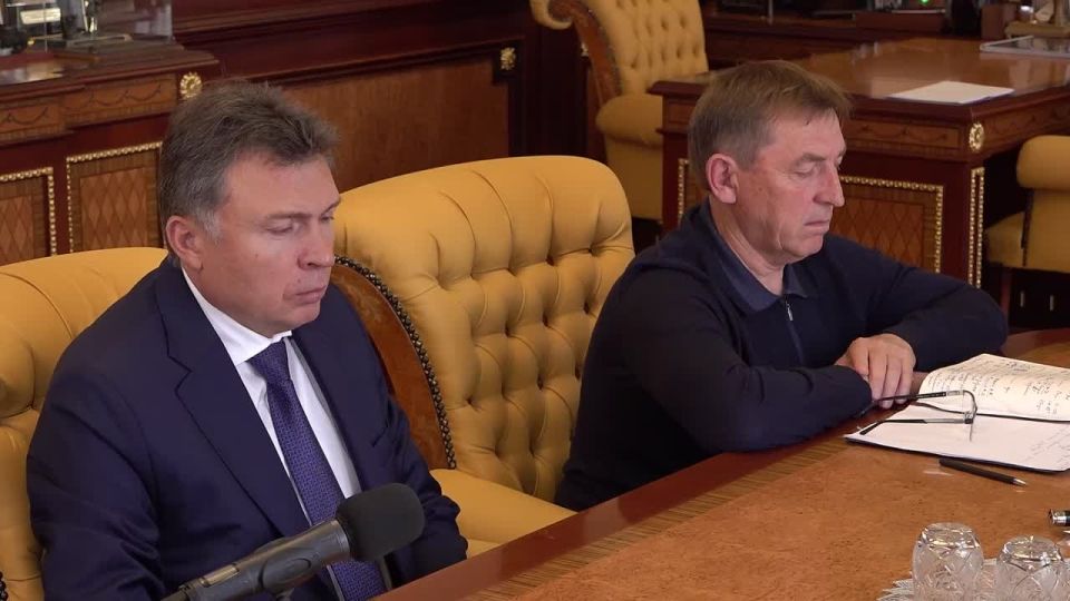 Сергей Аксёнов: В ходе рабочего совещания с участием основных нефтетрейдеров республики проработали проблемные вопросы, обсудили возможные пути выхода из сложившейся ситуации