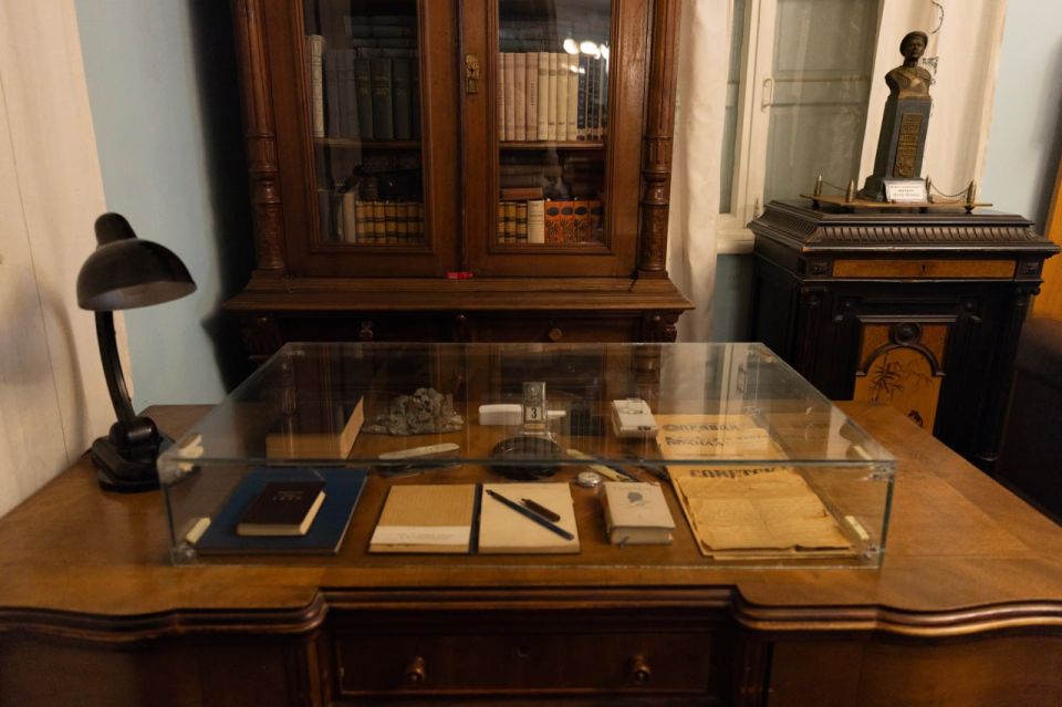 «Героизм – это воздух, каким мы дышим. В героизме нашем нет ни надрыва, ни позы, он прост и естествен, он в духе нашего народа…» «Героизм – это воздух, каким мы дышим. В героизме нашем нет ни надрыва, ни позы, он прост и естествен, он в духе нашего народа…»