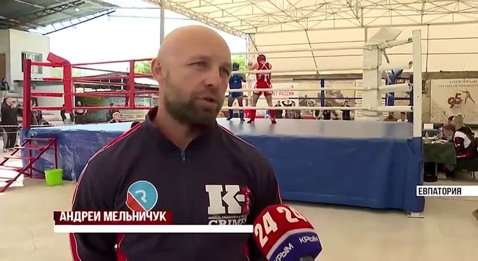Евпатория в эти дни стала центром для любителей единоборств со всей страны