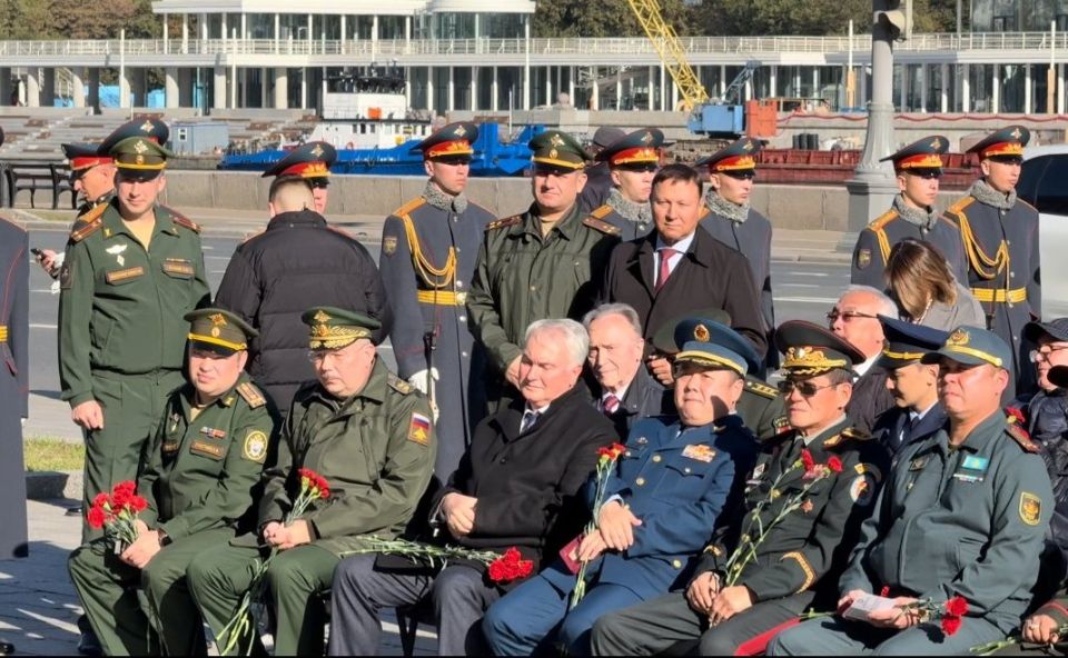 Сенаторы приняли участие в памятной акции, посвящённой 130-летию со дня рождения маршала А. Василевского Сенаторы приняли участие в памятной акции, посвящённой 130-летию со дня рождения маршала А. Василевского