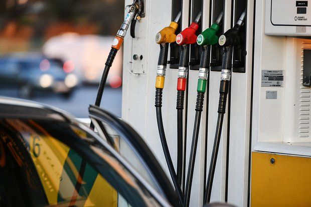 Аксенов: Продажа бензина в Крыму ограничена не более чем 20 литрами в одни руки