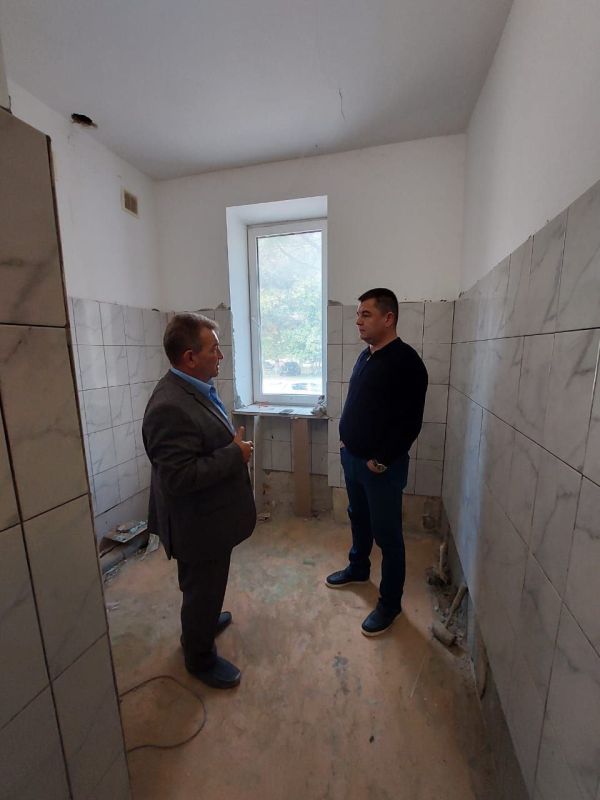 Внимание к образованию: инспекция ремонтов в школах Бахчисарайского района Внимание к образованию: инспекция ремонтов в школах Бахчисарайского района