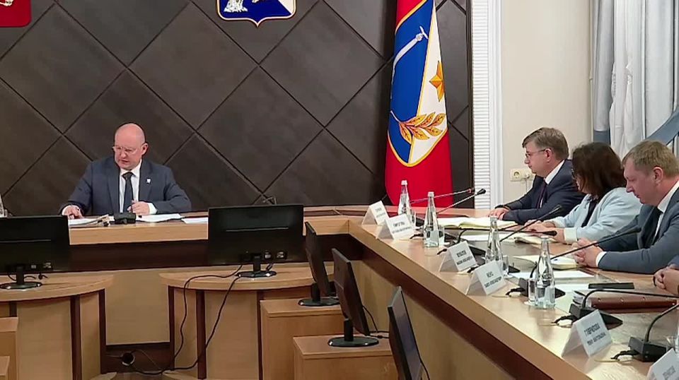 Михаил Развожаев: Стабилизация ситуации с топливом в Севастополе: на заседании правительства города объявил о снижении цен