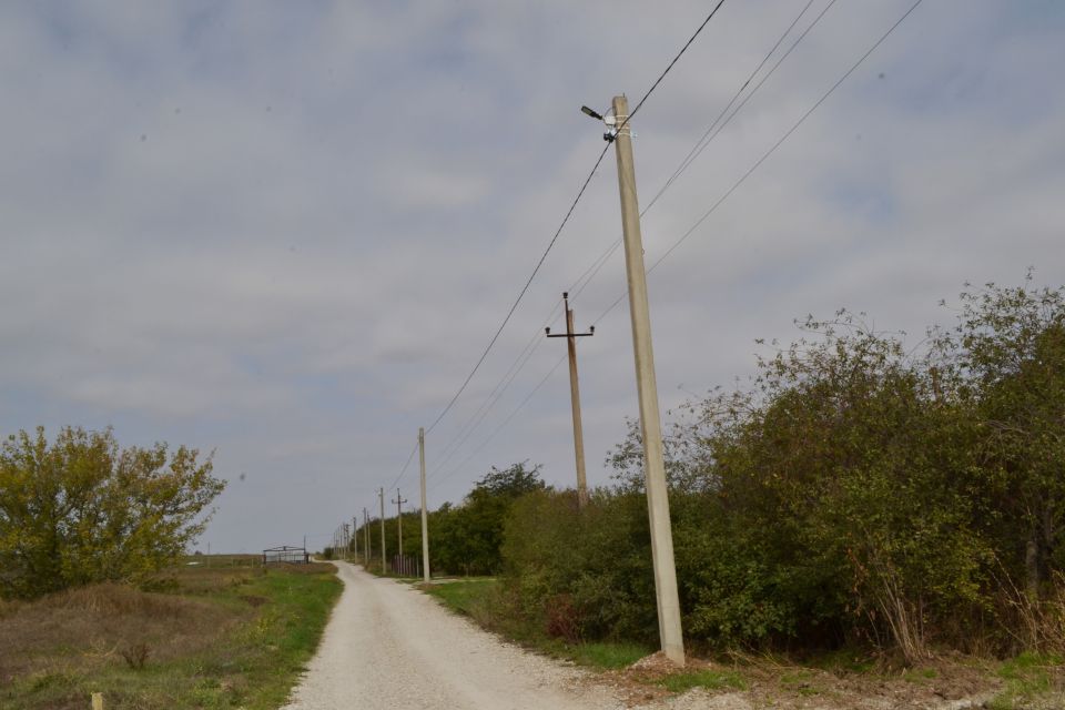 Продолжаются строительно-монтажные работы по восстановлению и строительству сетей уличного освещения Продолжаются строительно-монтажные работы по восстановлению и строительству сетей уличного освещения