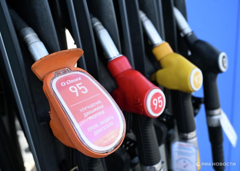 ФАС проанализирует цены на бензин на АЗС в трех регионах