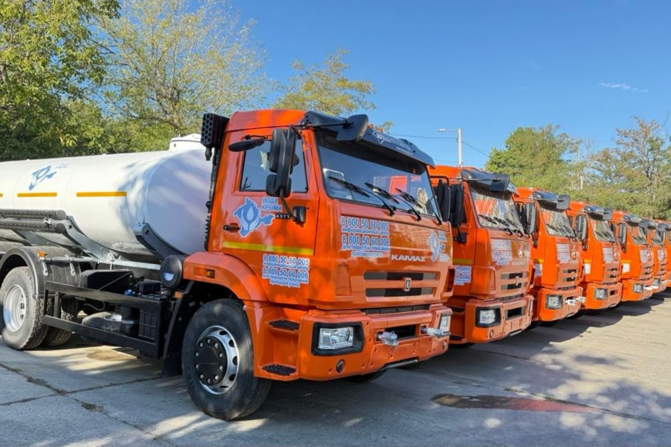 По поручению Главы Республики Сергея Аксёнова ГУП РК «Вода Крыма» были переданы новые автомобили