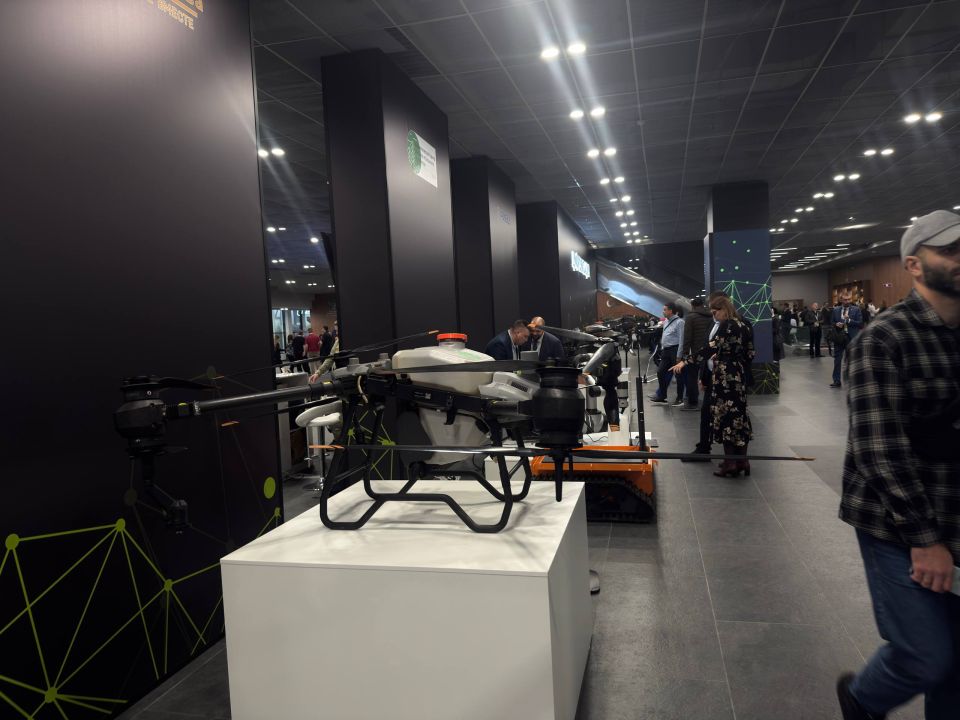 Завершился второй день работы агровыставки «Золотая осень-2025»: делегация из Крыма принимает активное участие в деловой программе Завершился второй день работы агровыставки «Золотая осень-2025»: делегация из Крыма принимает активное участие в деловой программе