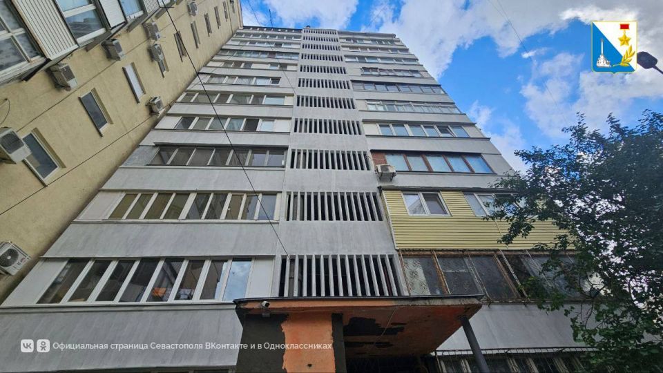 Ремонтируем фасады. На проспекте Генерала Острякова, д. 186, капитальный ремонт фасада выполнен на 25% Ремонтируем фасады. На проспекте Генерала Острякова, д. 186, капитальный ремонт фасада выполнен на 25%