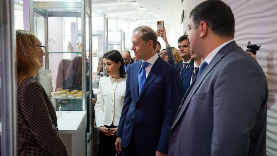 «Крымская ГГРЭС» в составе крымской делегации, организованной Министерством промышленности и торговли Республики Крым, представила новую линейку косметических средств на основе грязей сакского лечебного озера на...