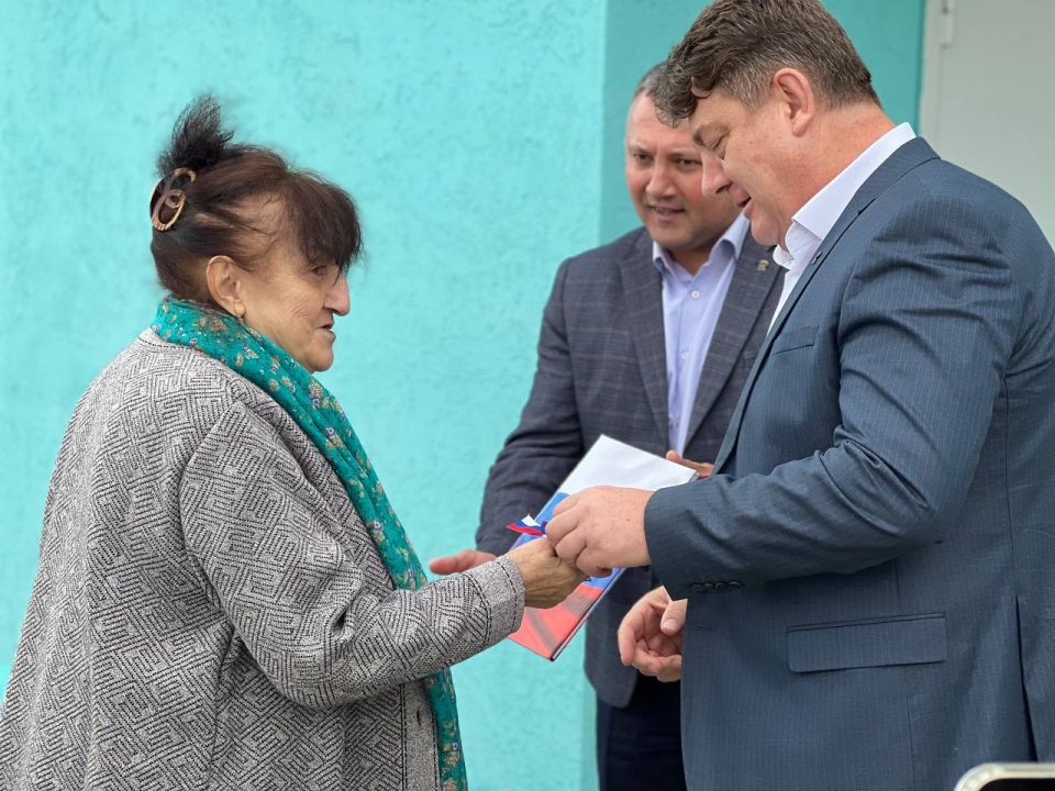 Игорь Ивин: Совместно с заместителем Председателя Государственного Совета Республики Крым Айдером Типпа, генеральным директором ГКУ РК «Инвестстрой Республики Крым Александром Карасёвым, председателем Государственного... Игорь Ивин: Совместно с заместителем Председателя Государственного Совета Республики Крым Айдером Типпа, генеральным директором ГКУ РК «Инвестстрой Республики Крым Александром Карасёвым, председателем Государственного...