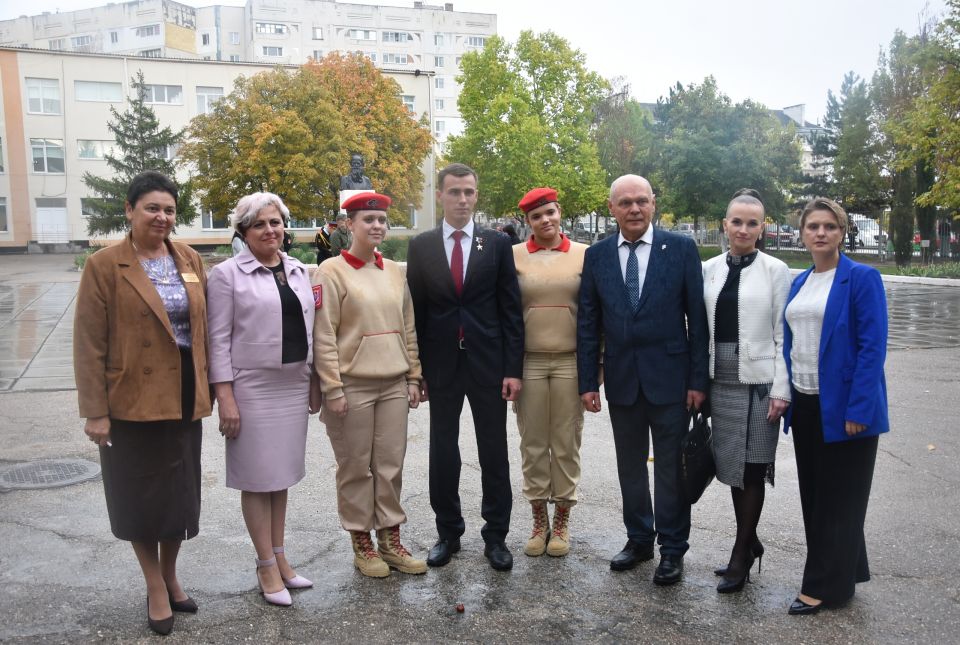 Равнение на Героя Равнение на Героя