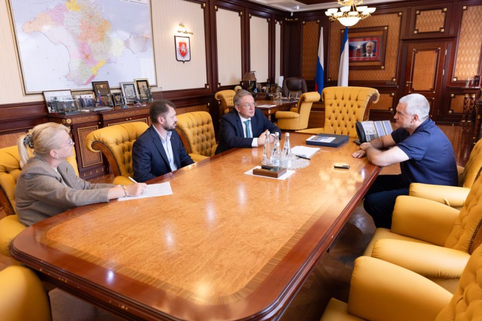 Сергей Аксёнов: На встрече с вице-президентом Торгово-промышленной палаты Российской Федерации Дмитрием Николаевичем Курочкиным обсудили вопросы взаимодействия, в том числе в рамках работы малых технологических компаний на...