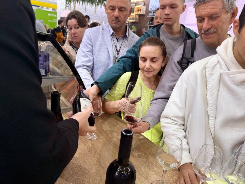 Завершился второй день работы агровыставки «Золотая осень-2025»: делегация из Крыма принимает активное участие в деловой программе Завершился второй день работы агровыставки «Золотая осень-2025»: делегация из Крыма принимает активное участие в деловой программе