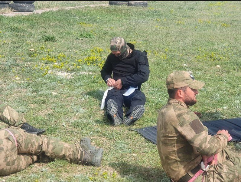 Севастопольские казаки отрабатывают навыки оказания первой помощи Севастопольские казаки отрабатывают навыки оказания первой помощи