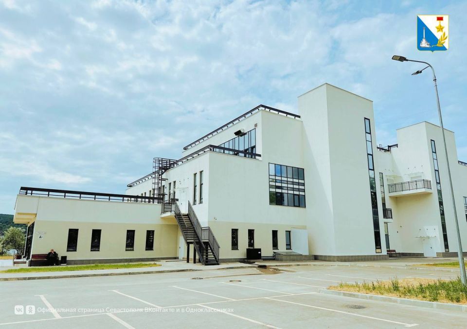 Учим юных севастопольцев плавать Учим юных севастопольцев плавать