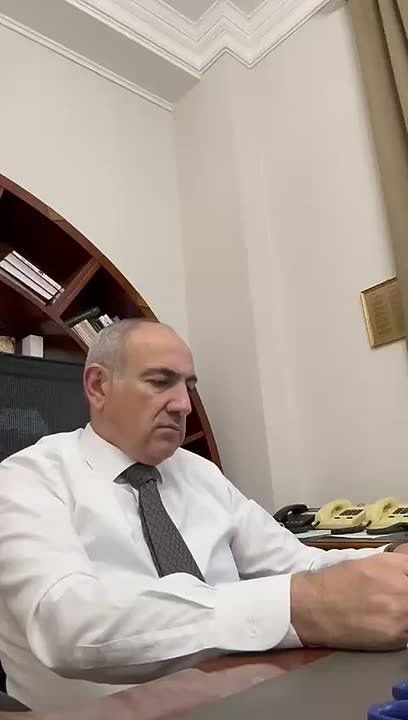 Пашинян выложил видос, где кайфует под песню Земфиры