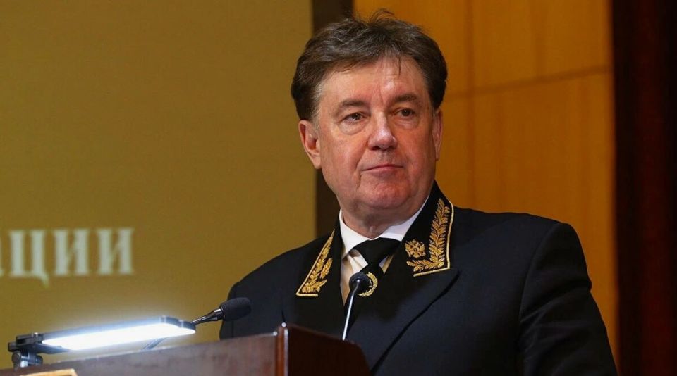 Новости к этому часу:. Бывший судья Верховного суда РФ Виктор Момотов вновь не явился на заседание суда по иску Генпрокуратуры о взыскании в доход государства его имущества на 9 миллиардов рублей