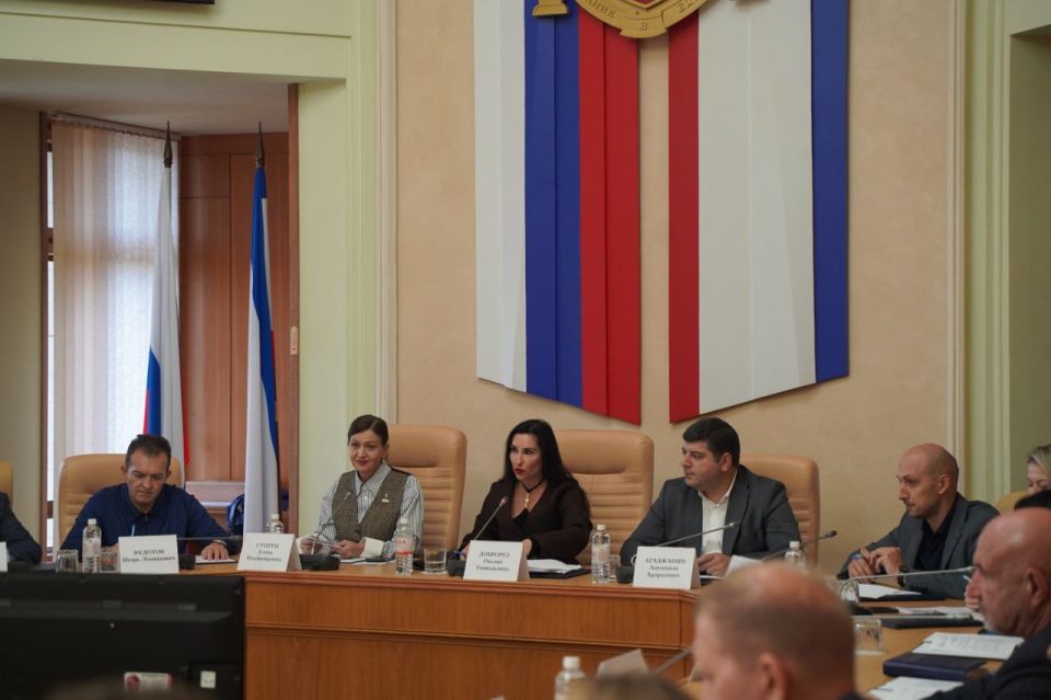 Анушаван Агаджанян: Выступил с докладом о реализации ценовой политики на заседании комитета Госсовета по промышленности, торговле и предпринимательству