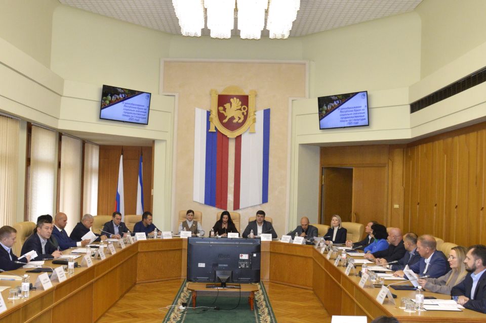 Светлана Лужецкая приняла участие в заседании Комитета крымского парламента