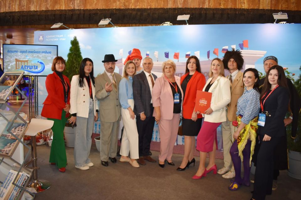 Галина Огнёва: Алушта – солнечный крымский курорт, где история встречается с современностью, а ароматы лаванды и роз наполняют воздух