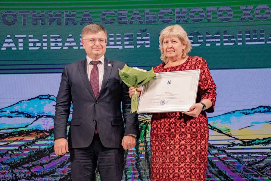 В Севастополе поздравили работников сельского хозяйства и перерабатывающей промышленности В Севастополе поздравили работников сельского хозяйства и перерабатывающей промышленности