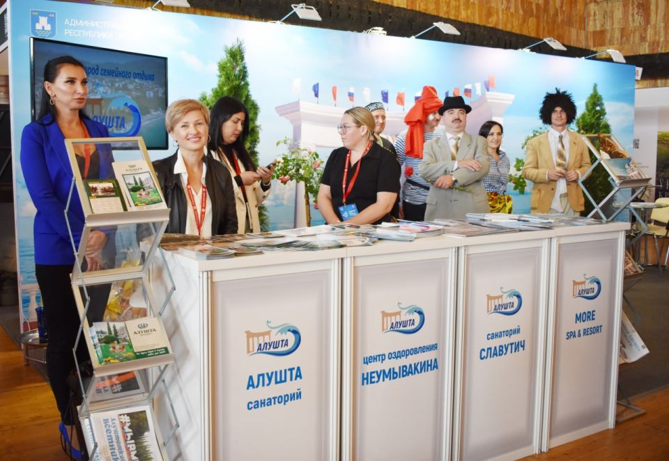 Галина Огнёва: Алушта – солнечный крымский курорт, где история встречается с современностью, а ароматы лаванды и роз наполняют воздух Галина Огнёва: Алушта – солнечный крымский курорт, где история встречается с современностью, а ароматы лаванды и роз наполняют воздух