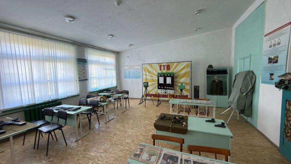 Антон Кравец: В школе с.Охотское появился кабинет патриотического воспитания и начальной военной подготовки!