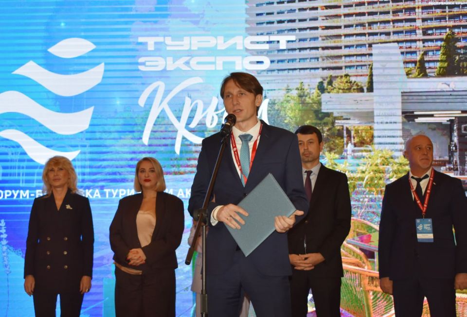 Галина Огнёва: Алушта – солнечный крымский курорт, где история встречается с современностью, а ароматы лаванды и роз наполняют воздух Галина Огнёва: Алушта – солнечный крымский курорт, где история встречается с современностью, а ароматы лаванды и роз наполняют воздух