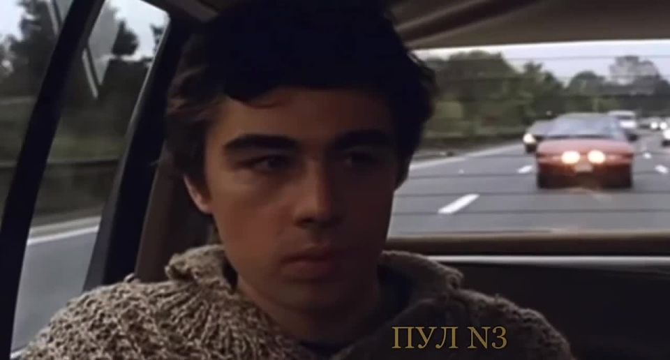 «А где твоя Родина, сынок? Сдал Горбачев твою Родину американцам, чтобы тусоваться красиво. А теперь твоя Родина две войны и Крым просрала. Русских людей в Прибалтике сдала, сербов на Балканах сдала. Родина!»: Лучшая...