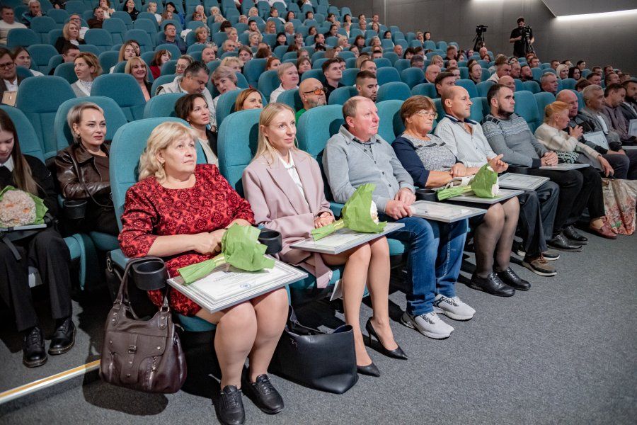 В Севастополе поздравили работников сельского хозяйства и перерабатывающей промышленности В Севастополе поздравили работников сельского хозяйства и перерабатывающей промышленности