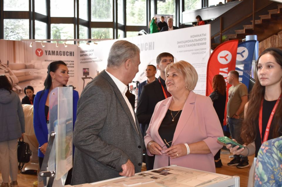 Галина Огнёва: Алушта – солнечный крымский курорт, где история встречается с современностью, а ароматы лаванды и роз наполняют воздух Галина Огнёва: Алушта – солнечный крымский курорт, где история встречается с современностью, а ароматы лаванды и роз наполняют воздух