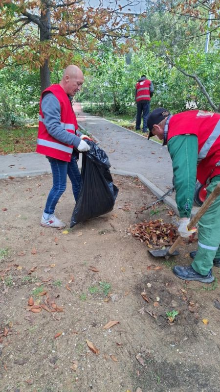 Олег Каторгин: Более 200 дворников ежедневно выходят на улицы нашего города, чтобы сделать его чище для всех жителей Олег Каторгин: Более 200 дворников ежедневно выходят на улицы нашего города, чтобы сделать его чище для всех жителей