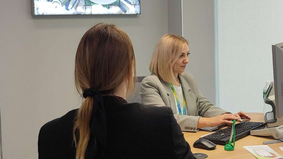 В отделения Сбербанка в Крыму ежемесячно приходят до 150 тысяч человек