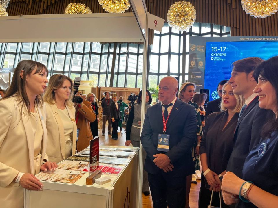На выставке «ТуристЭкспо. Крым-2025» представлены лучшие практики продвижения отдыха и оздоровления, уникальные предложения от туроператоров и руководителей санаториев, пансионатов и отелей полуострова. Администрации... На выставке «ТуристЭкспо. Крым-2025» представлены лучшие практики продвижения отдыха и оздоровления, уникальные предложения от туроператоров и руководителей санаториев, пансионатов и отелей полуострова. Администрации...