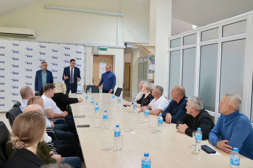 Андрей Козырев поздравил дорожников Крыма с профессиональным праздником Андрей Козырев поздравил дорожников Крыма с профессиональным праздником